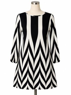 Forever 21 Black and White Chevron Shift Dress
